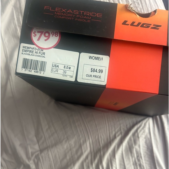 NWT Lugz Women's Empire Hi Fur Winter Boot
In Black. - Picture 2 of 4